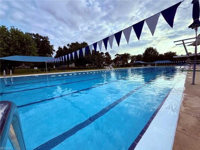 Building Photo - Gorgeous home for rent in very desirable M...