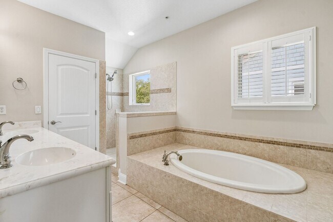 Building Photo - Coastal Luxury Townhome in Gated Amelia Island Community with Elevator & Garage