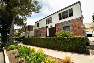 Building Photo - 457-459 Kelton Ave