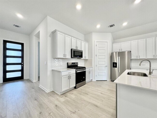 Building Photo - 329 Tinto St