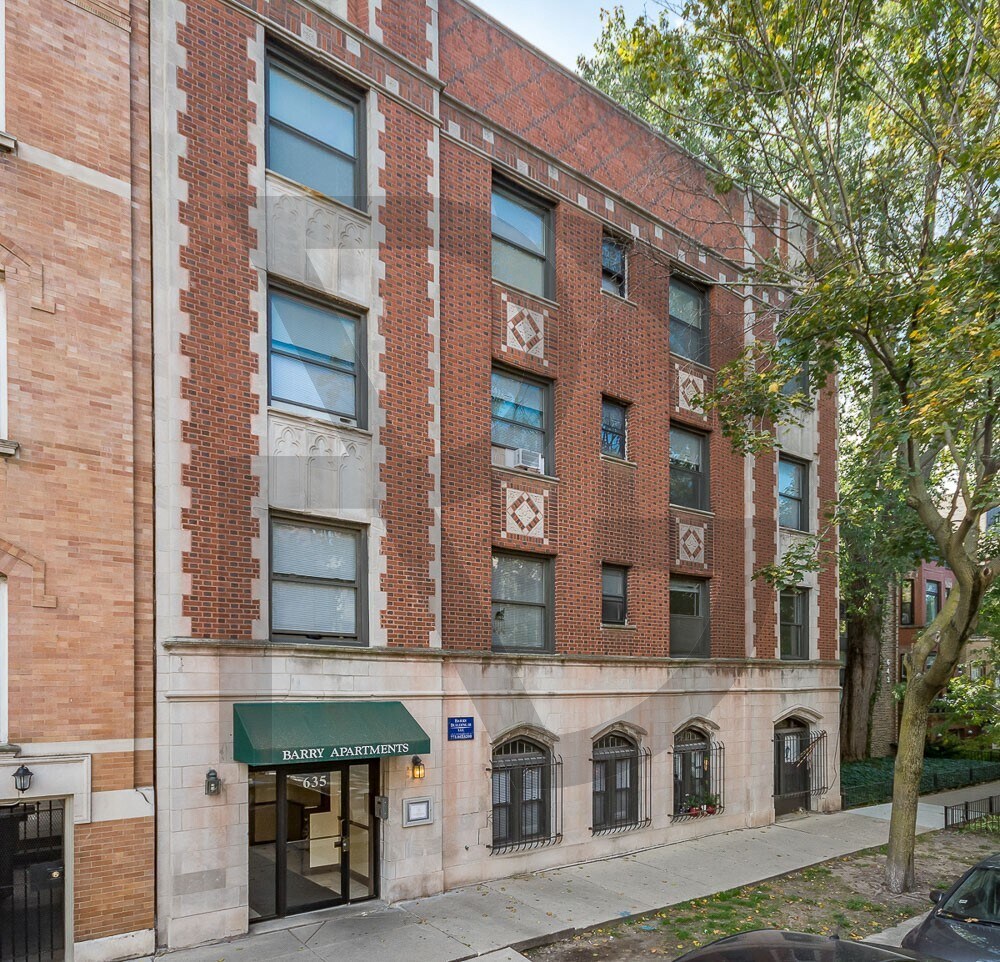 Building Photo - 633 W Barry Ave