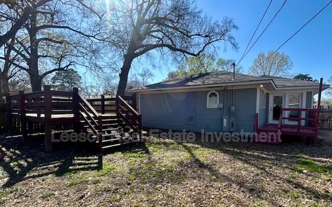 Building Photo - 3715 Greenway Pl