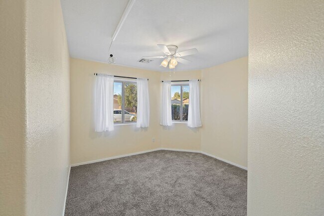 Building Photo - 4 Bedroom Home In Award Winning Vail Schoo...