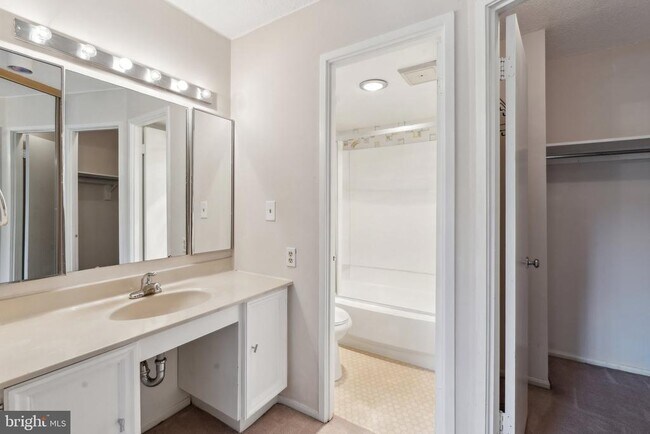 Building Photo - 8340 Greensboro Dr