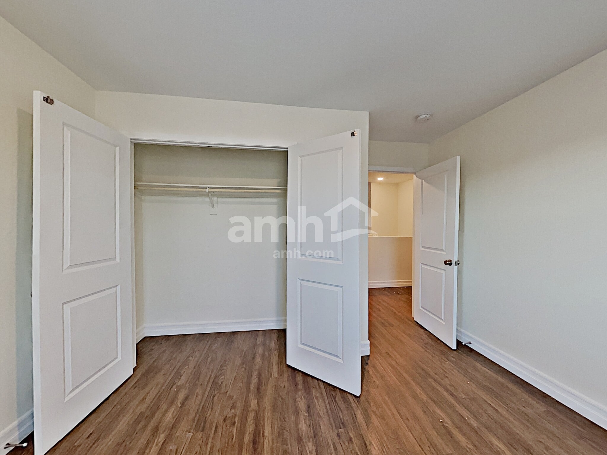 Building Photo - 9875 S Eastern Ave