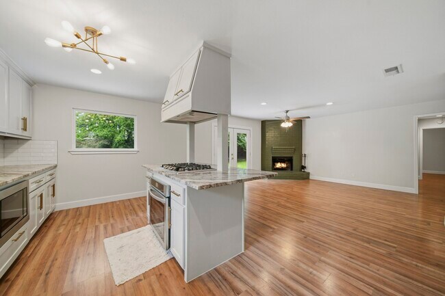 Building Photo - 10658 Northbrook Dr