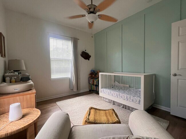 Building Photo - 4661 Astral St