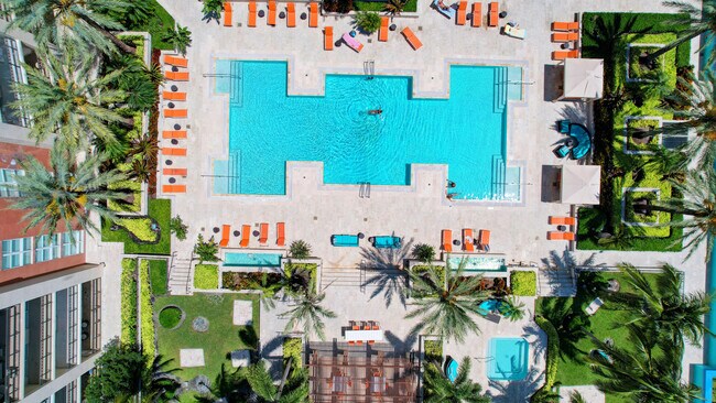 Building Photo - 550 Okeechobee Blvd