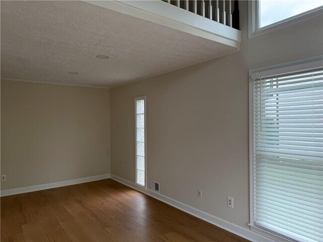 Building Photo - 2210 Concord Square Dr NE