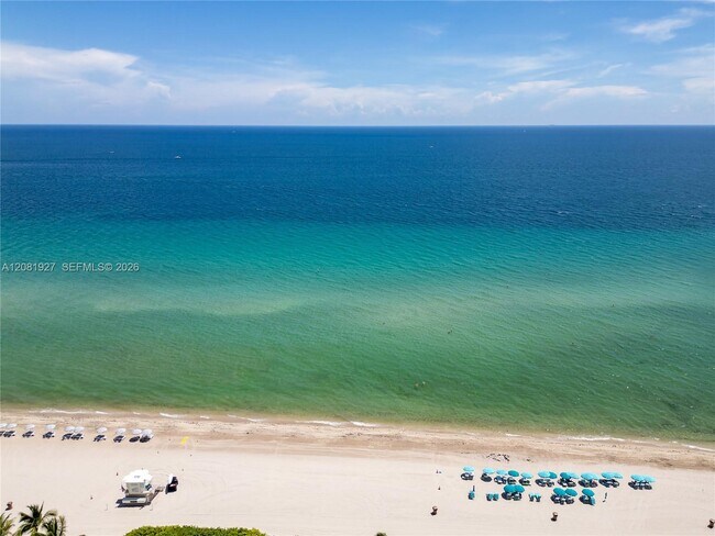 Building Photo - 16711 Collins Ave