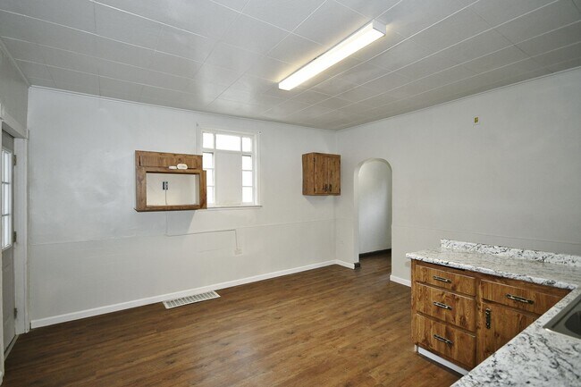 Building Photo - 1243 Evans St