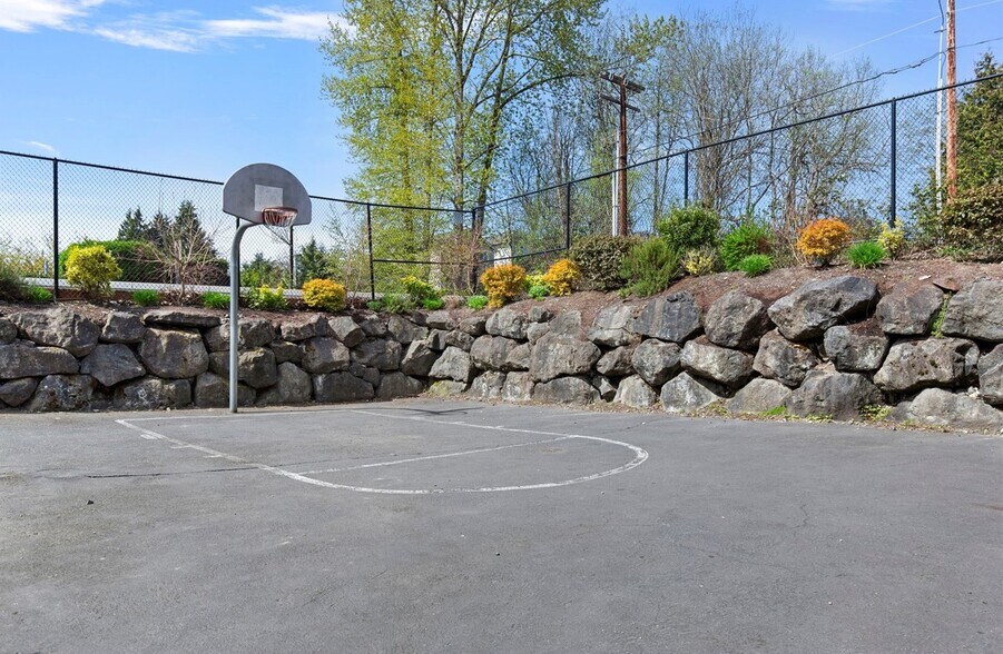 Building Photo - 12712 Admiralty Way