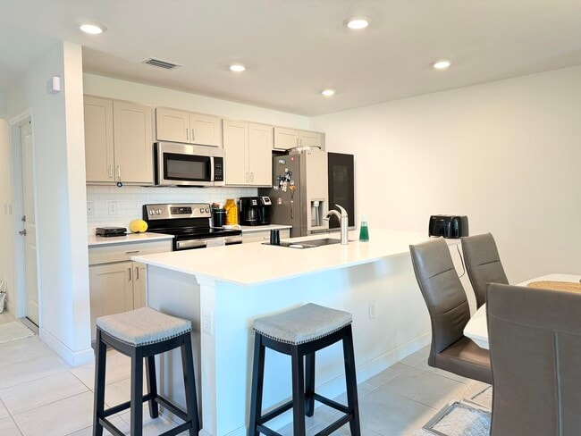 Building Photo - 6794 Broadwater Ln