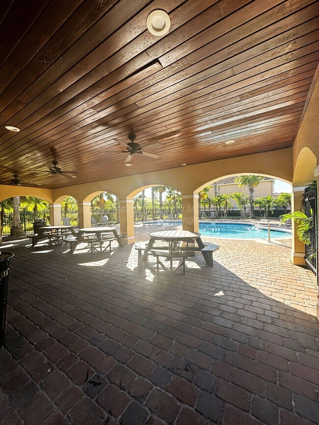 Building Photo - 16183 Old Ash Loop