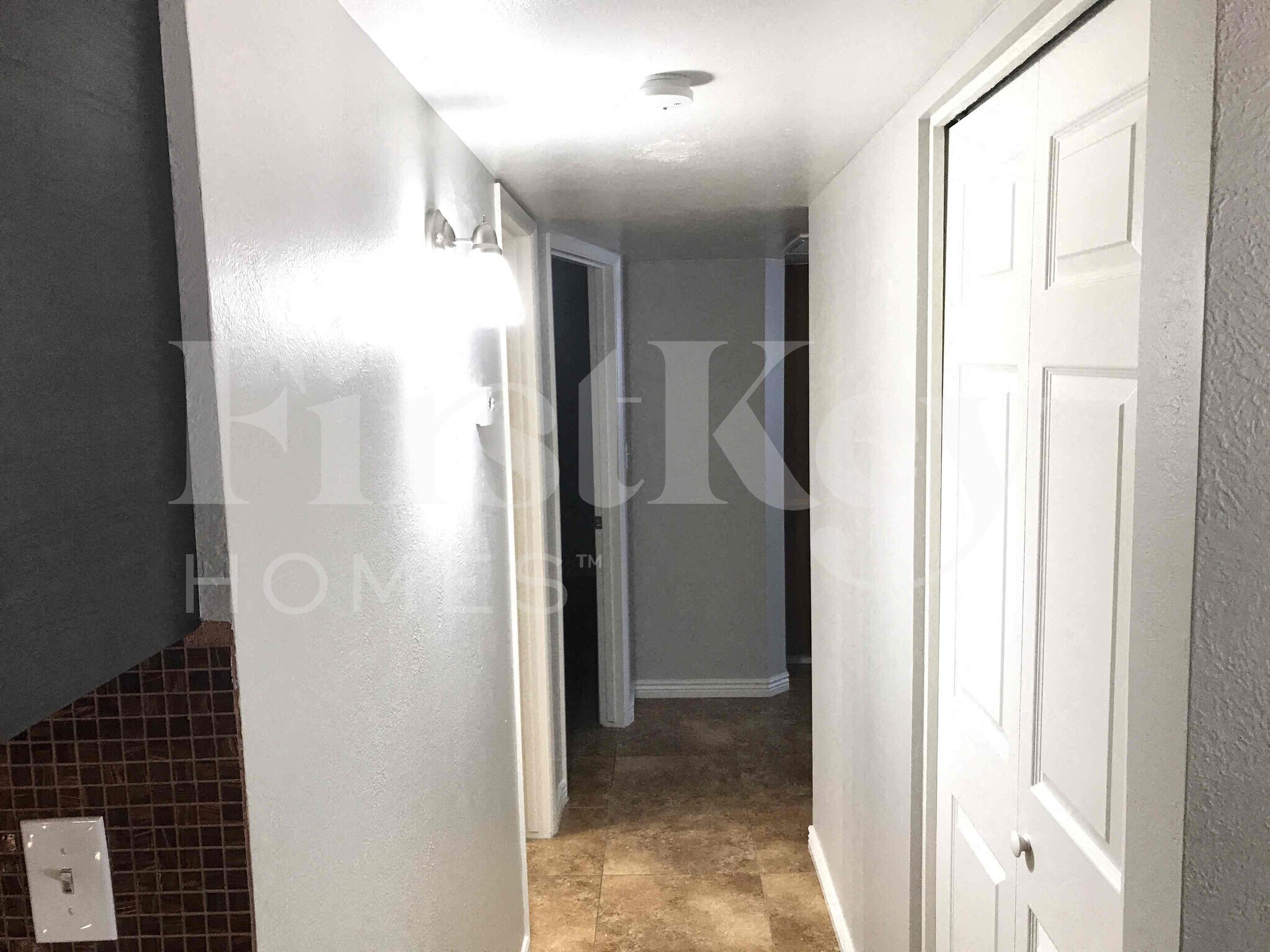 Building Photo - 2308 W Orchid Ln