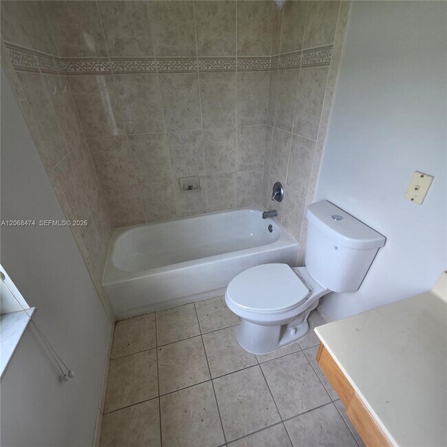 Building Photo - 4730 Lago Vista Dr