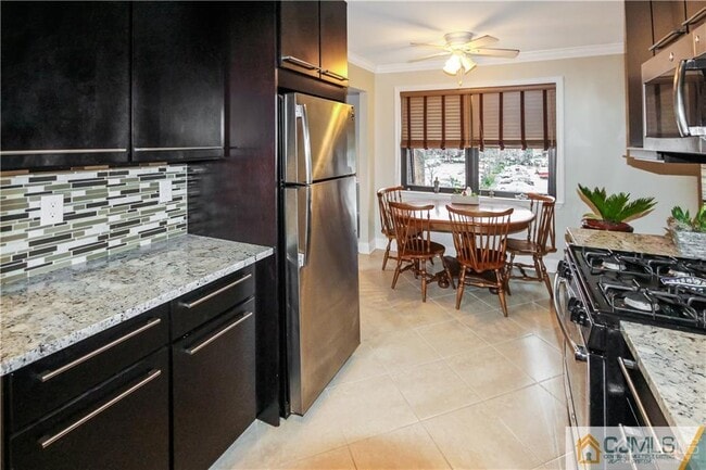 Building Photo - 1611 Raspberry Ct
