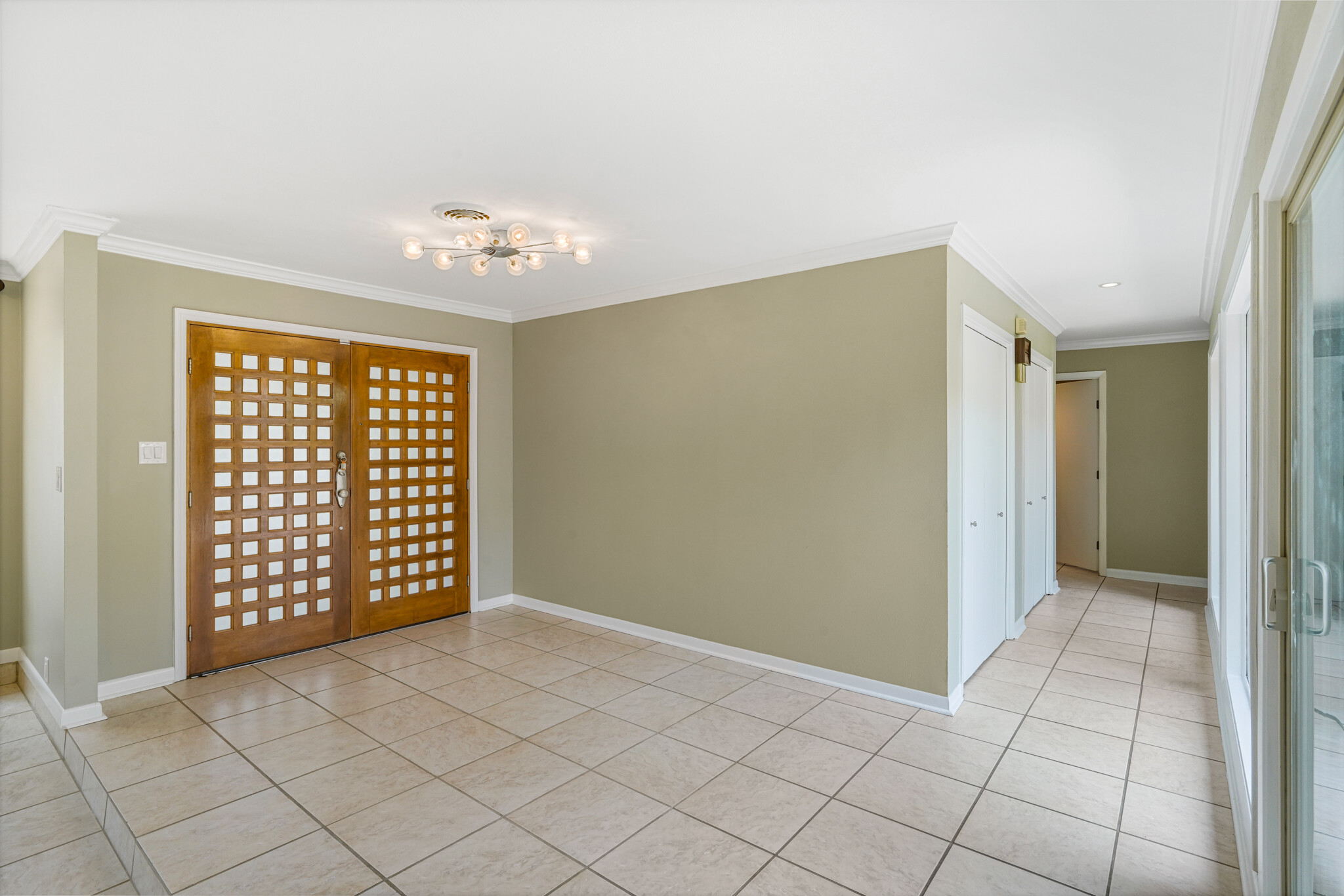 Building Photo - 4942 Cherry Hills Dr