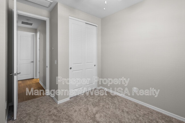 Building Photo - 24094 N 162nd Ln