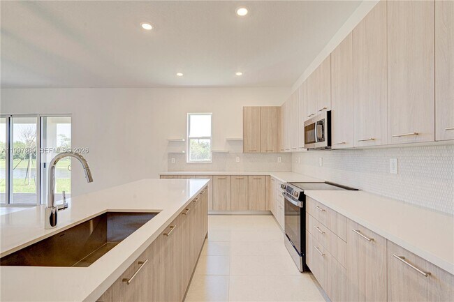 Building Photo - 4390 SW 122nd Terrace