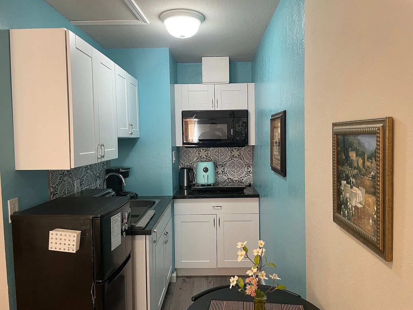 Building Photo - 3275 Parkhaven Dr