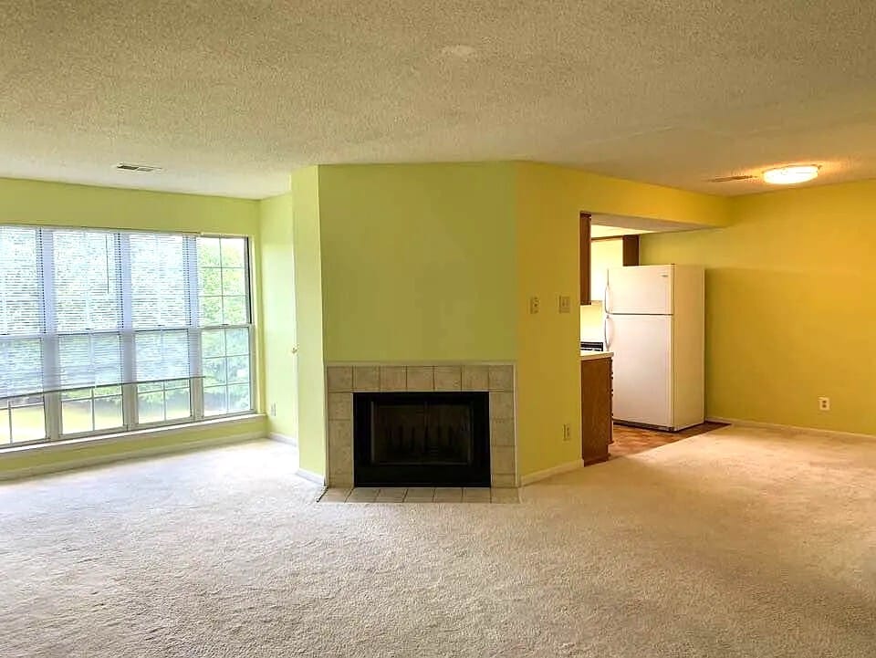 Building Photo - 12100 Greenway Ct