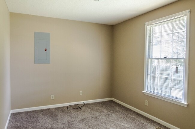 Building Photo - Dog Friendly Two Story with Fenced Yard!