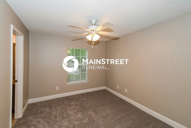 Building Photo - 3 Bedroom Pet-Friendly Home in Jacksonville, FL with Main Street Renewal