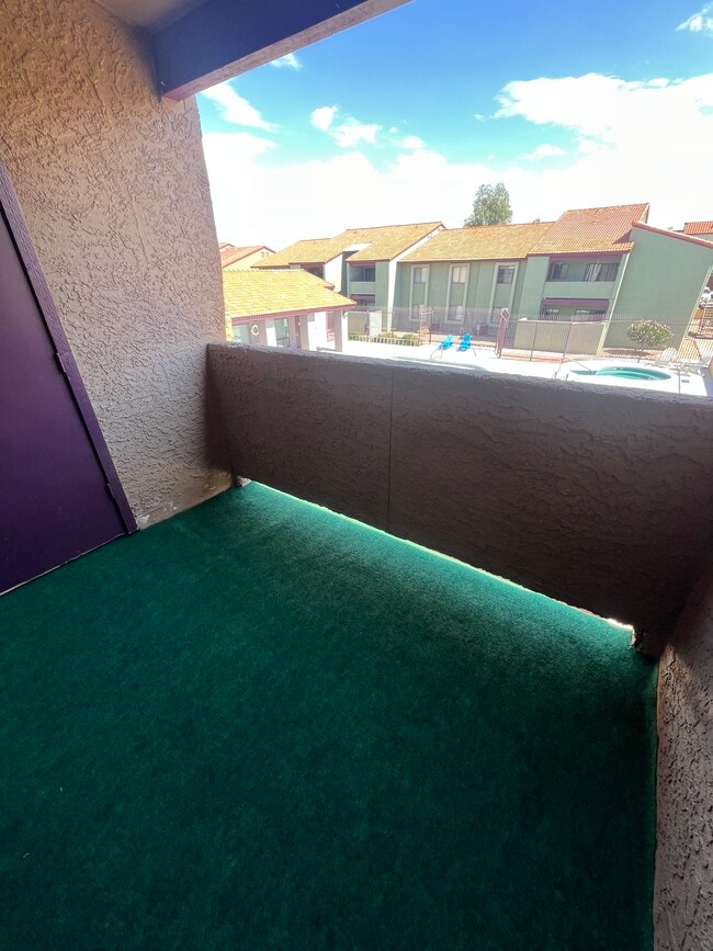 Building Photo - 2194 N Pantano Rd