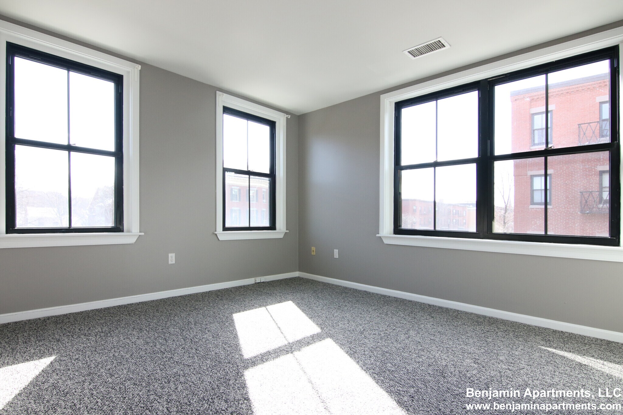 Building Photo - 153 W Brookline St