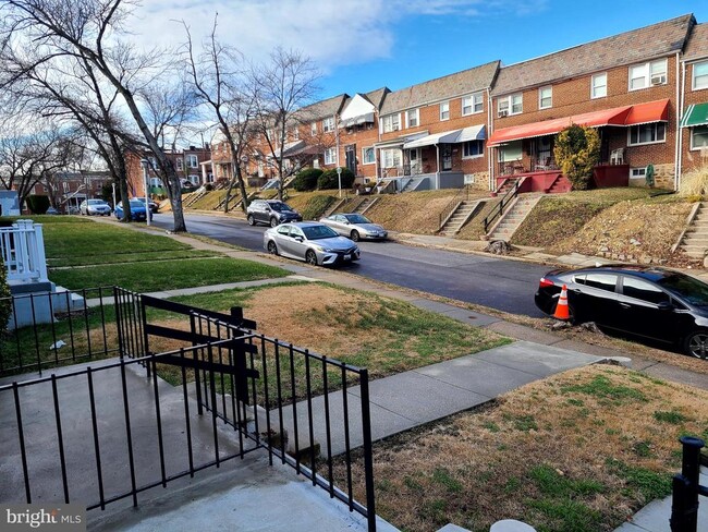 Building Photo - 4715 Dartford Ave