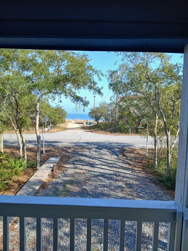 Building Photo - Charming Coastal Rental at Bald Point FL