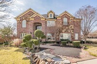 Building Photo - 3909 Aquatic Dr