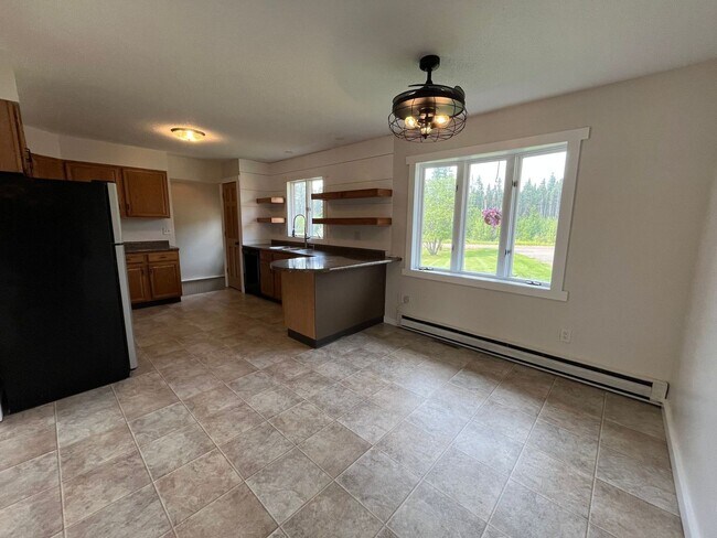 Building Photo - Beautiful 3 Bedroom Home in Alborn