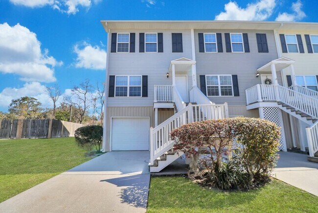 Building Photo - 324 Laurel Oak Ln