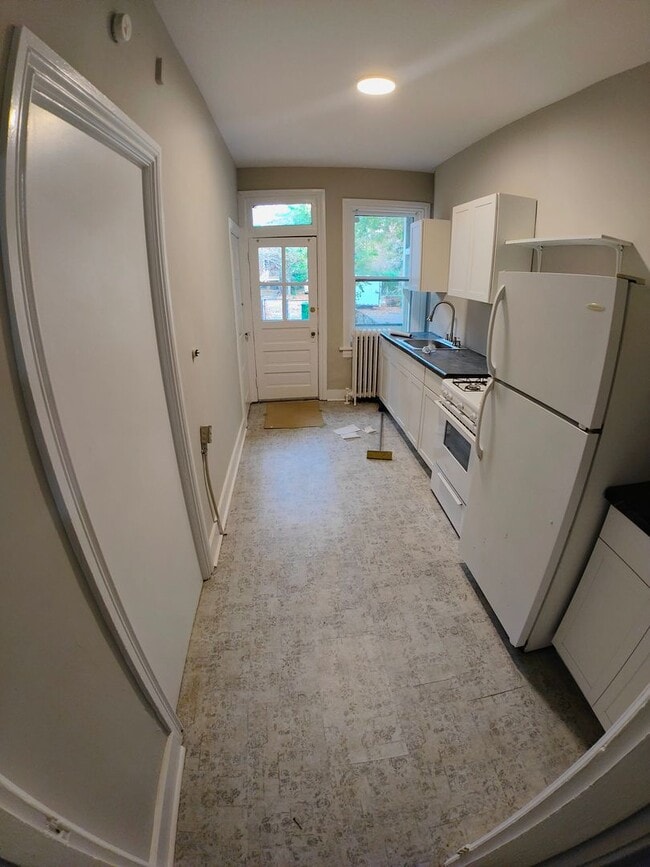 Building Photo - FLOY1614