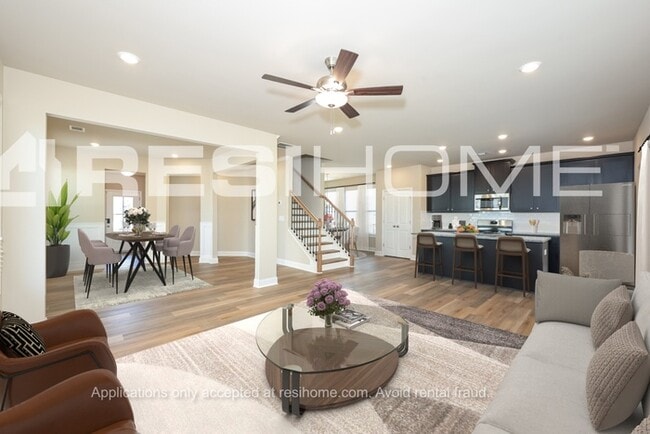 Building Photo - 372 Phaeton Ln