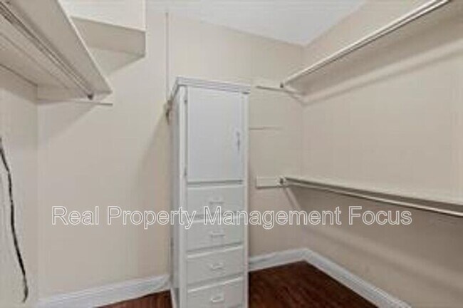 Building Photo - 14722 Overview Dr