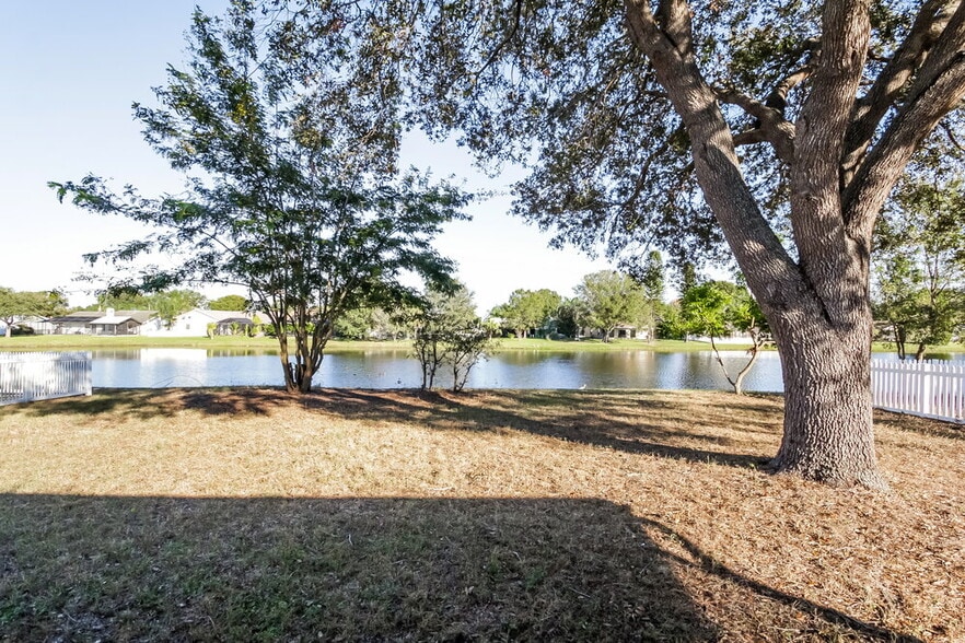 Building Photo - 12906 Longcrest Dr