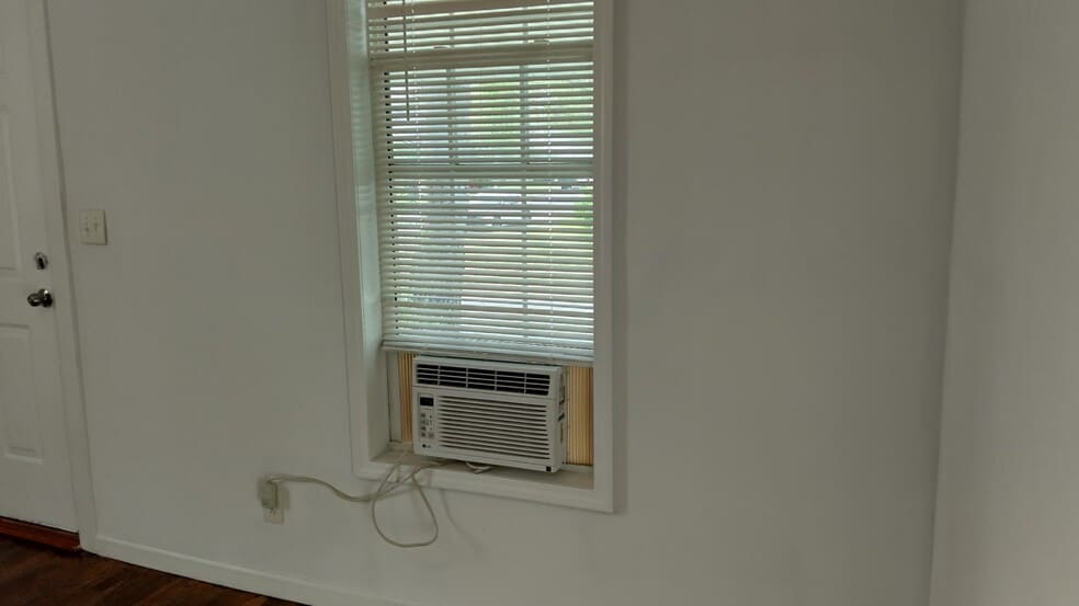 Building Photo - 3701 Dubose St SW