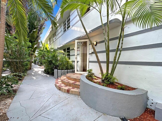 Building Photo - 901 Euclid Ave