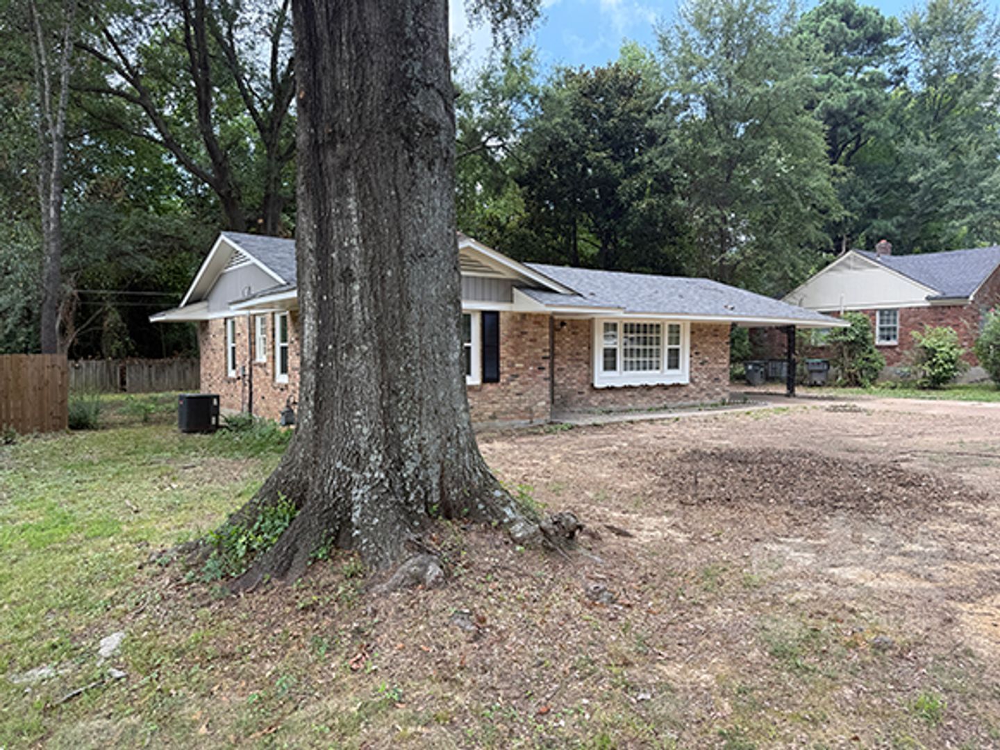 Building Photo - 4801 Dianne Dr