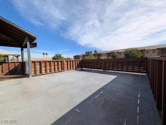 Building Photo - 319 N 11th St