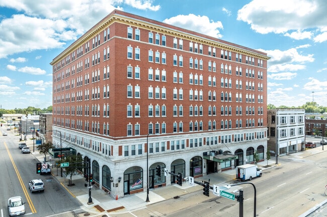 Building Photo - Russell Lamson