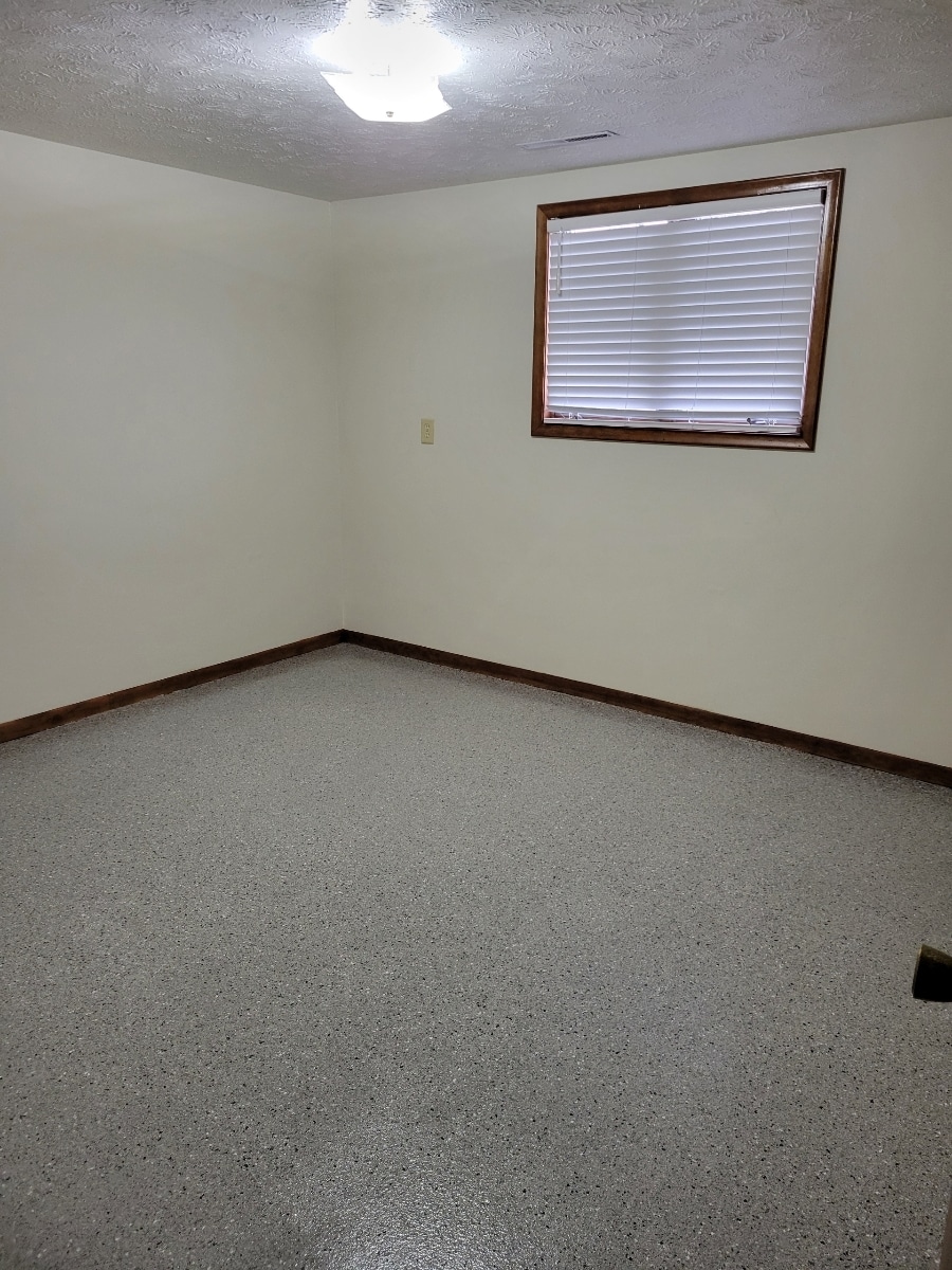 Building Photo - 211 W Glenmore Dr