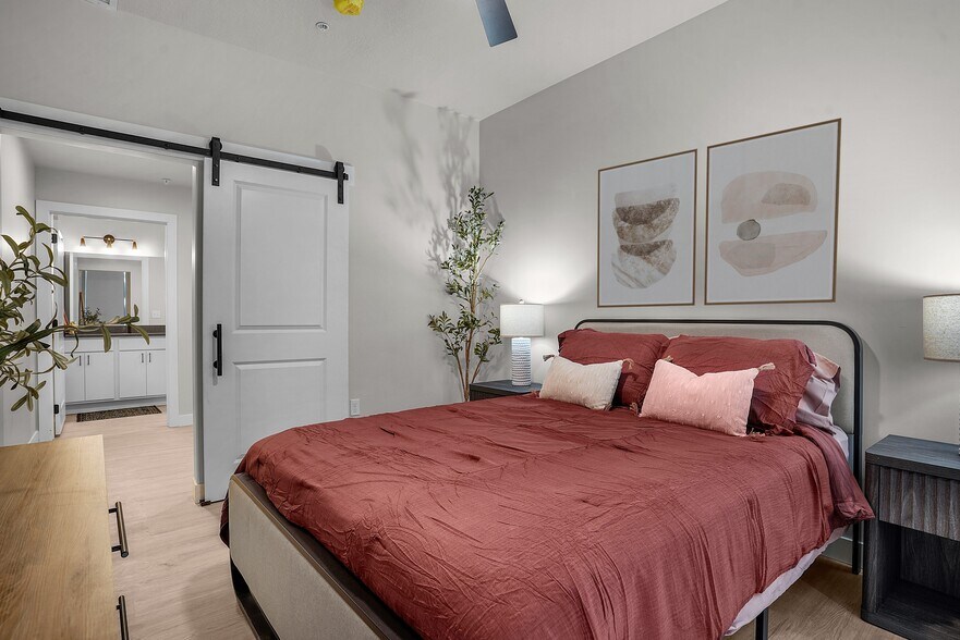 Building Photo - The Hendrey