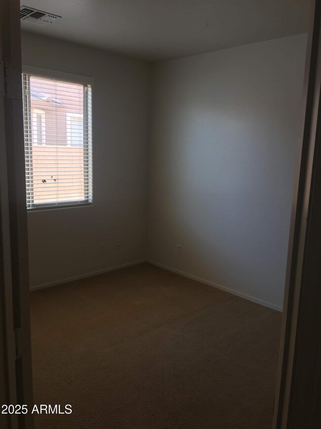 Building Photo - 14088 W Aster Dr