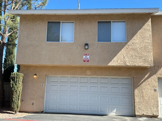 Building Photo - (APPLICATIONS PENDING) West Palmdale Townhouse
