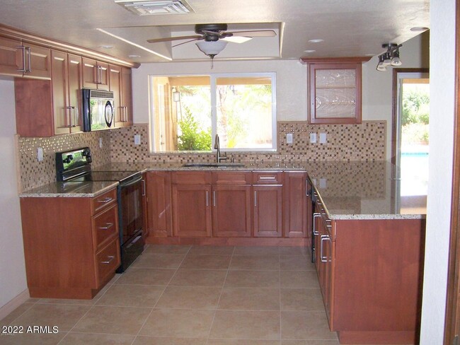 Building Photo - 5354 E Everett Dr