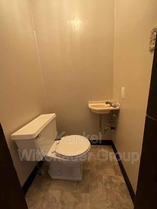 Building Photo - 111 Kassing Ave